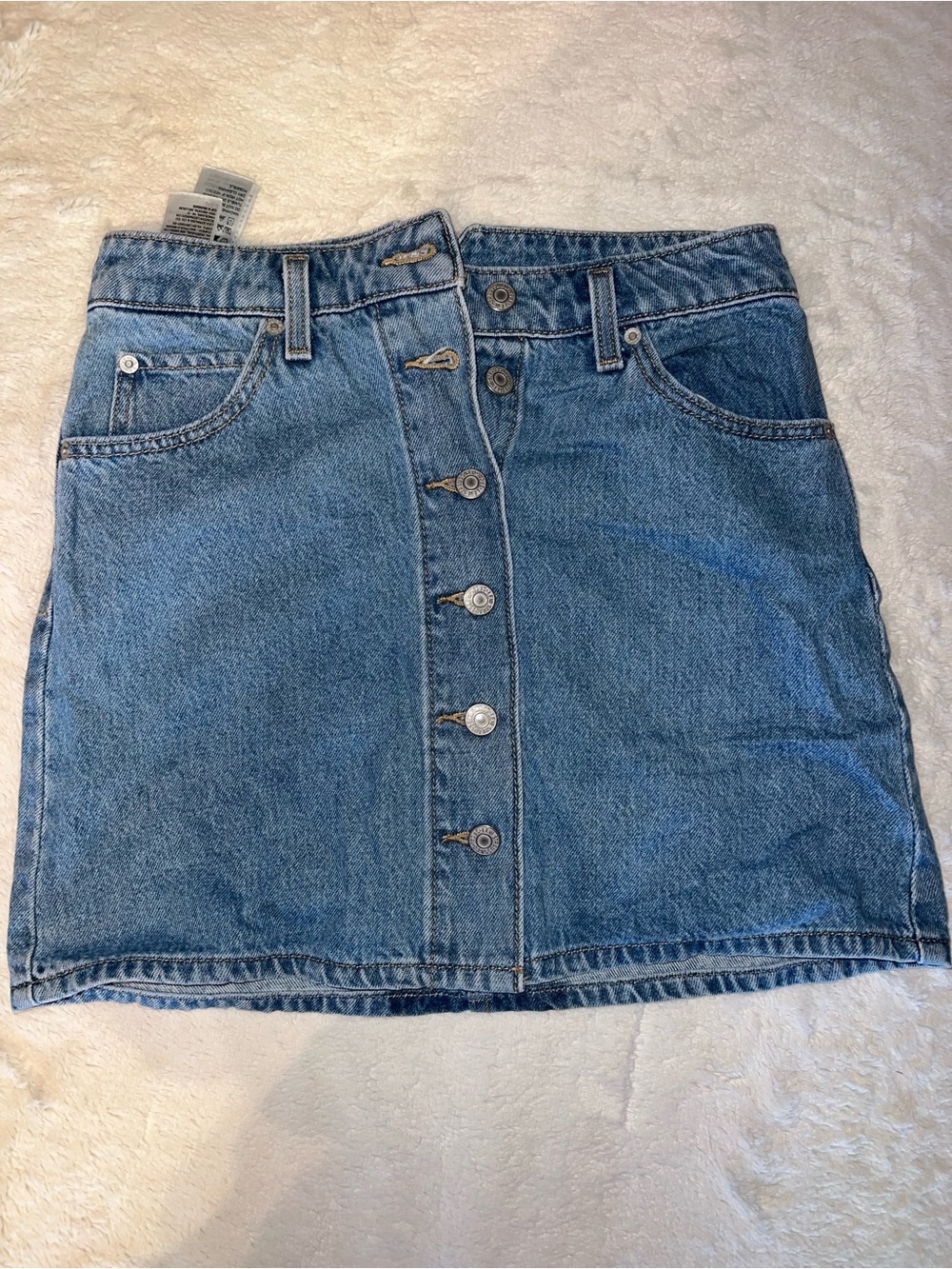 Levi’s Denim Button-Front Skirt